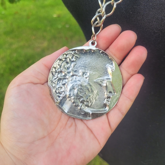 XL Vintage Greek Roman Bust Coin God Emperor Oversized Pendant Necklace - Picture 5 of 5